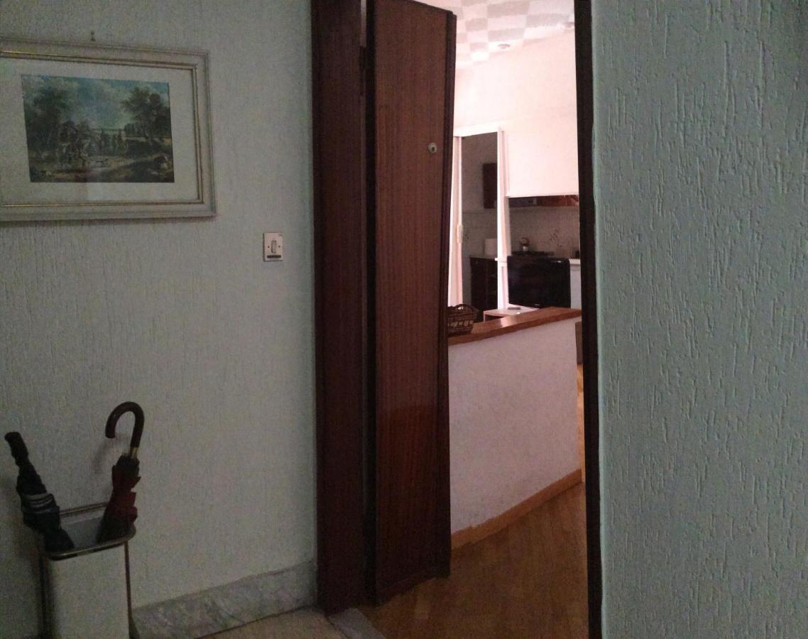 Casa Daniele Apartment ลิโด ดิ ออสเตีย ภายนอก รูปภาพ